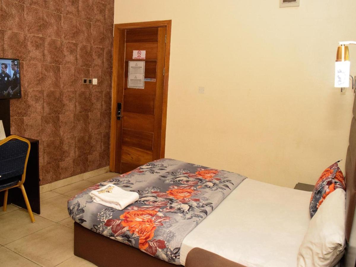Bana Hotel & Suites Lagos Exterior foto