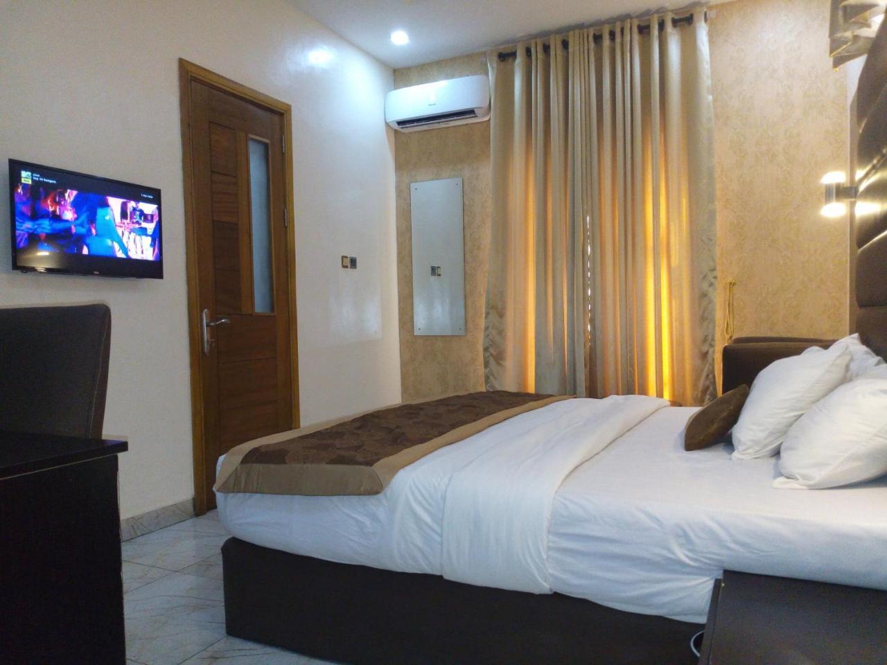 Bana Hotel & Suites Lagos Exterior foto