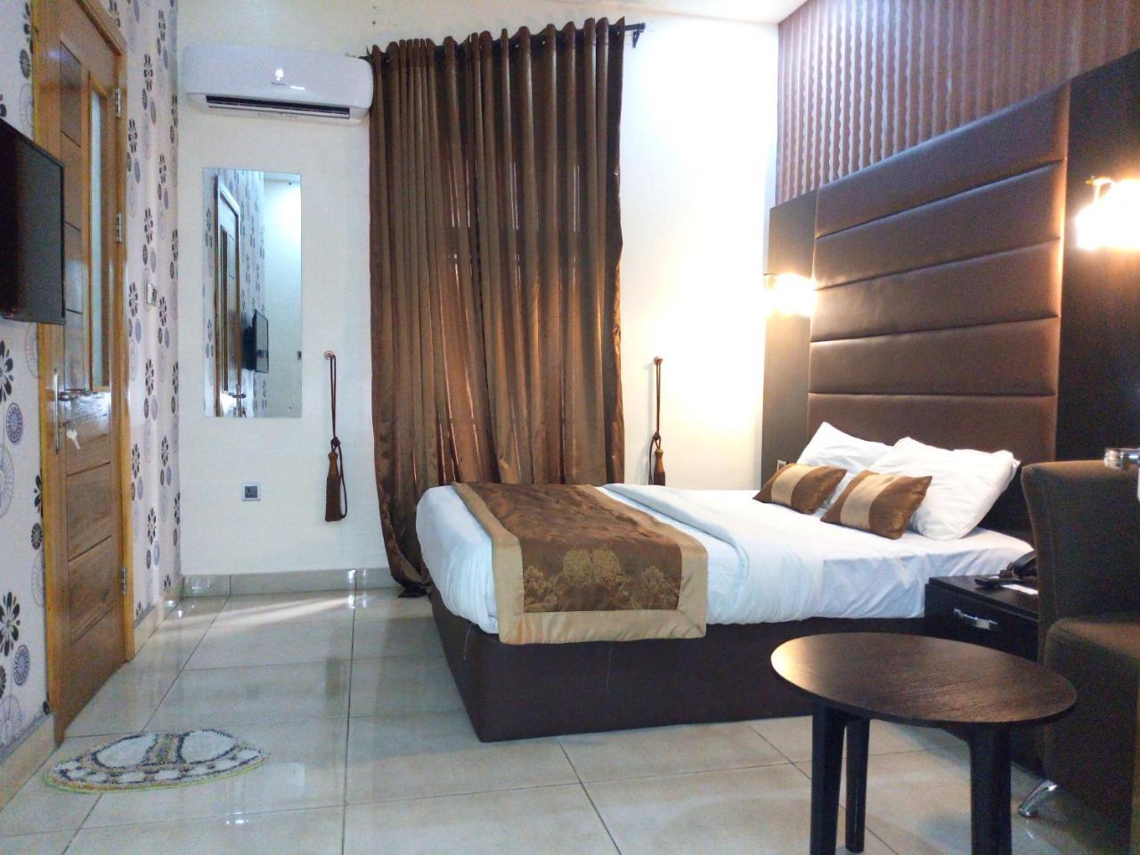 Bana Hotel & Suites Lagos Exterior foto