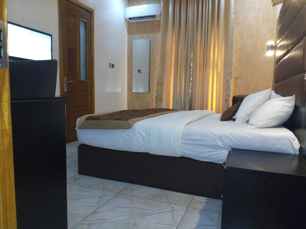 Bana Hotel & Suites Lagos Exterior foto